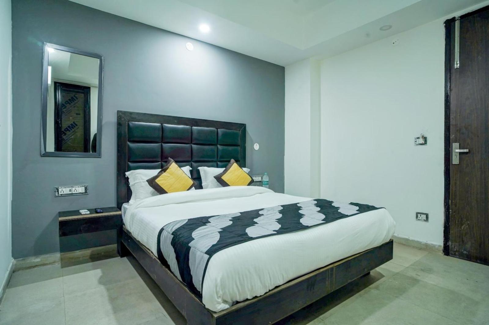 Hotel Green Snapper'100 M From Delhi University Near Isbt Kashmiri Gate Нью-Дели Экстерьер фото